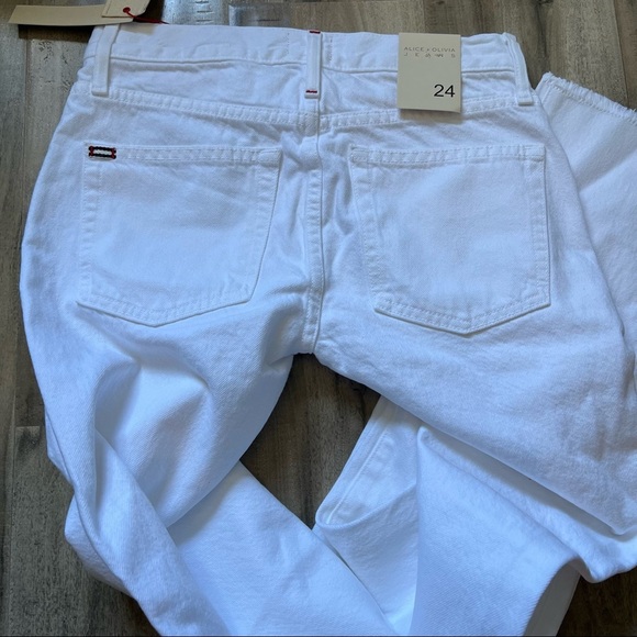 Alice + Olivia white jeans tall - Picture 2 of 4